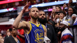 NBA: Warriors handle Rockets for sixth straight victory