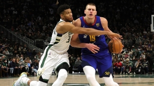 Reigning MVP Jokic leads Nuggets win over Giannis&#039; Bucks, Suns secure 10 straight victories