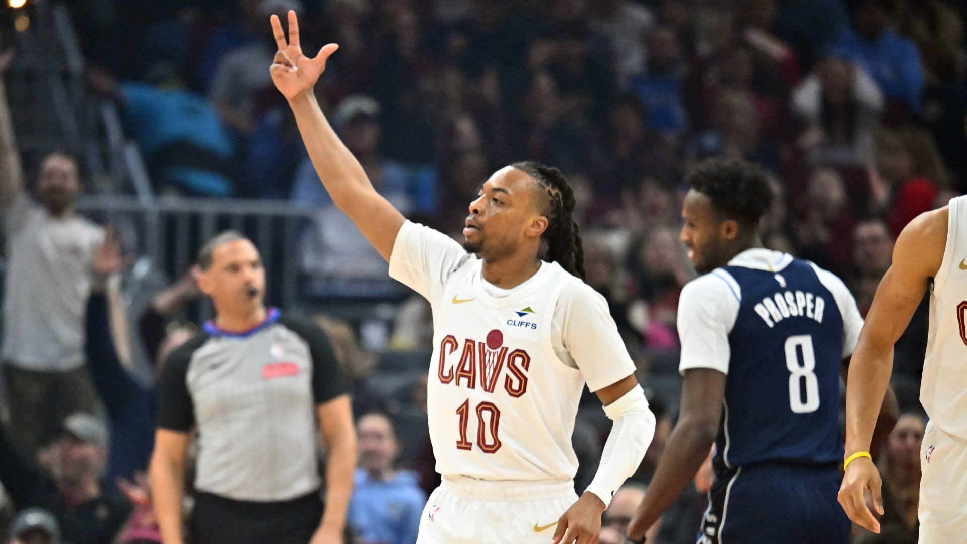 NBA: Cavs roll over revamped Mavs