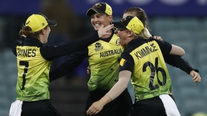 Australia beat the rain and South Africa to seal T20 World Cup spot