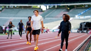 Pole Vault world record holder Mondo Duplantis says he'd beat Fraser-Pryce in 100m dash