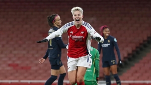 Hurtig the hero after late goal sends Arsenal into Champions League quarters