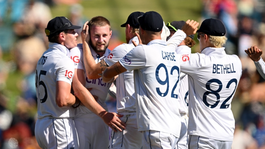 Seamers lead the way as England hit back after strong New Zealand start