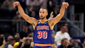 Curry scores 40 as Warriors improve to 11-1, Harden hits season-best score