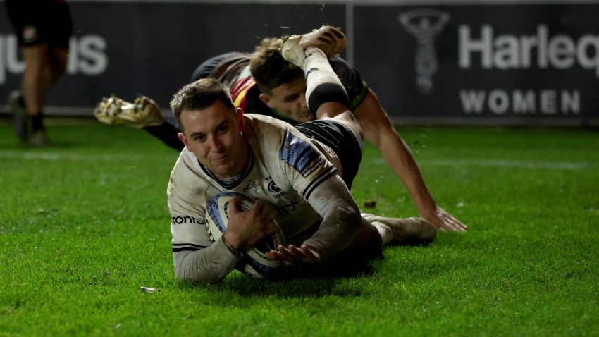 Saracens overcome injuries to England stars in thrashing of Harlequins