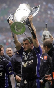 Mark Cueto: Sale forwards could hold key to ending long Premiership title wait