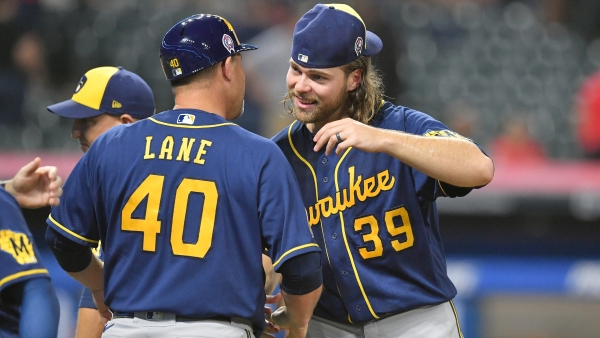 Burnes and Hader team up for the Brewers' first no-hitter since 1987