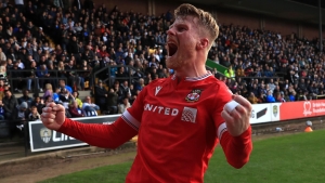 Wrexham move to within three points of leaders with win at Grimsby