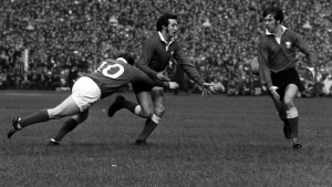 Sir Gareth Edwards: Wales great Barry John was ‘catalyst for so much success’