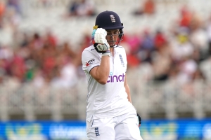 Tammy Beaumont hits a new high as England eye first innings lead at Trent Bridge