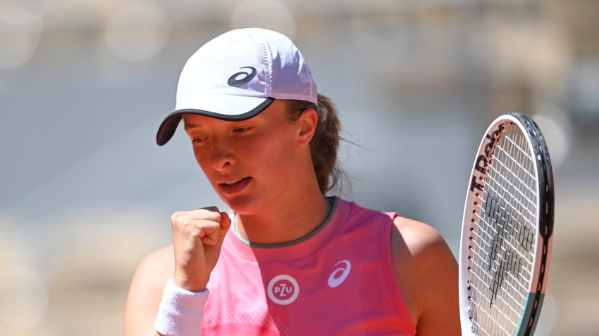 French Open: Defending champion Swiatek through but Andreescu suffers shock exit