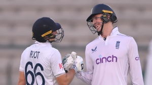 Crawley and Root leading England fight after Pakistan cement dominance