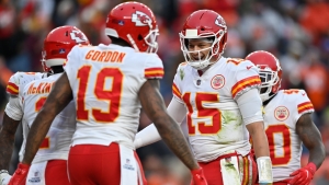 Mahomes leads Chiefs past Broncos to keep alive AFC top seed hopes