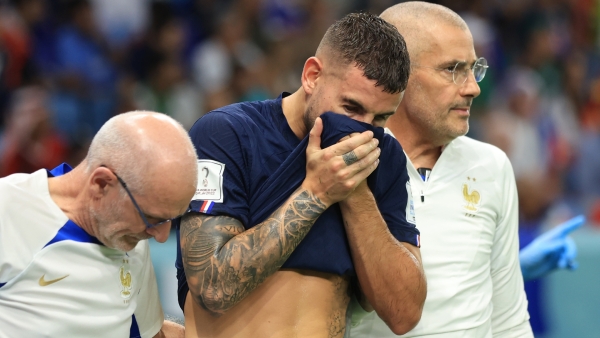 Hernandez undergoes successful surgery after rupturing ACL in World Cup opener