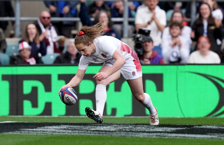 England overwhelm Ireland to keep Six Nations title hopes firmly on track