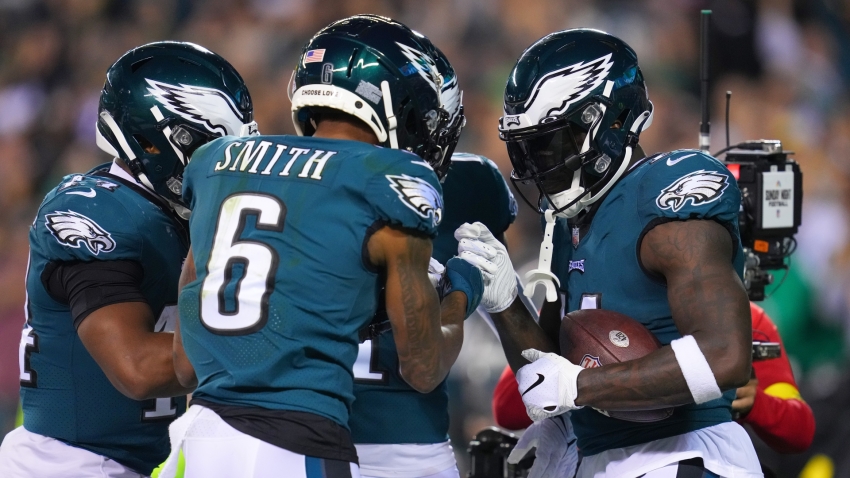 Eagles lock up wide receiver Smith through 2028