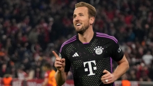 Harry Kane sends Bayern Munich into the Champions League knockout stages