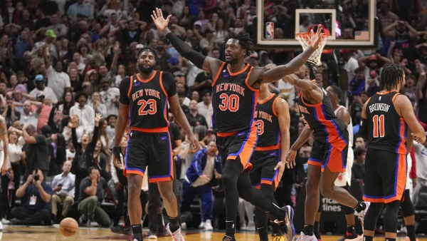 Clutch Randle three &#039;crazy unfortunate luck&#039; for Heat as Knicks keep winning