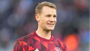 Bayern chief Kahn stunned by Manuel Neuer ski holiday broken leg misery