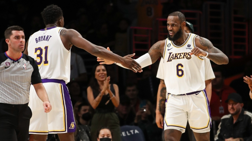 LeBron says covering Davis will be &#039;collective group effort&#039; for Lakers