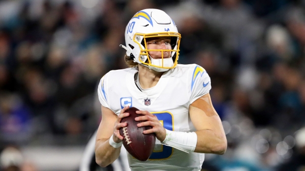 Justin Herbert, Los Angeles Chargers agree on a record-setting $262.5  million contract extension 