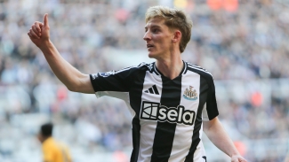 Gordon signs long-term Newcastle contract extension