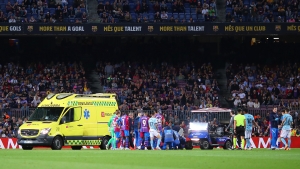 Barcelona defender Araujo discharged from hospital after concussion scare