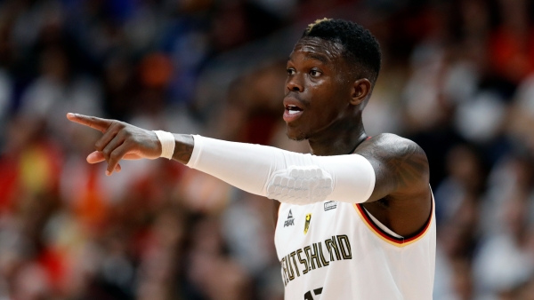 Lakers re-sign veteran PG Schroder to one-year deal