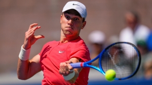 Jack Draper silences New York crowd with four-set win over American Michael Mmoh
