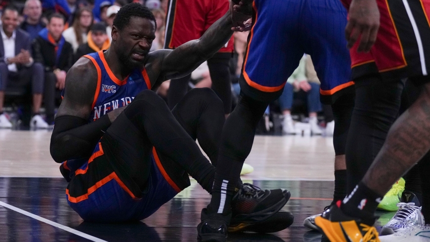 Knicks star Randle reportedly sidelined multiple weeks with dislocated shoulder