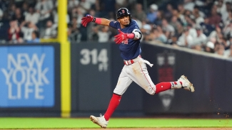 Red Sox hit home runs in 9th, 10th innings to stun Yankees