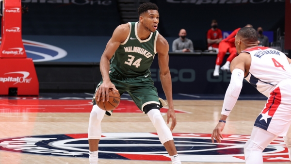 Giannis Antetokounmpo after record-setting performance: I&#039;m not Kobe