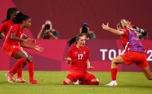 Tokyo Olympics: Labbe&#039;s shoot-out heroics secure Canada women&#039;s football gold