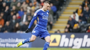 Jamie Vardy’s double earns Leicester a vital point on the road at Hull