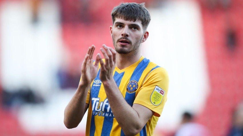 Shrewsbury come out on top in five-goal first-half thriller at Reading