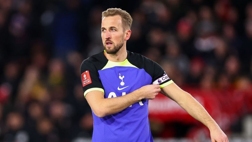Kane should leave Tottenham for Man Utd if he wants to win trophies, says Neville