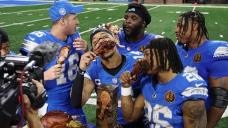 Lions, Cowboys hold on for wins, Packers defeat Dolphins on Thanksgiving