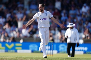 Chris Woakes says England need to recreate spirit of 2019 in Headingley chase
