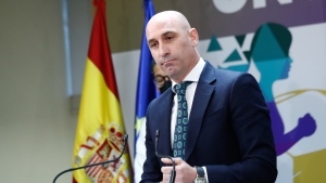 Rubiales hits out at &#039;gangsters&#039; who hacked his phone as RFEF chief defends Supercopa move