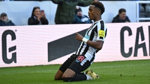 Newcastle United 2-0 Manchester United: Willock and Wilson move Magpies into Champions League spots