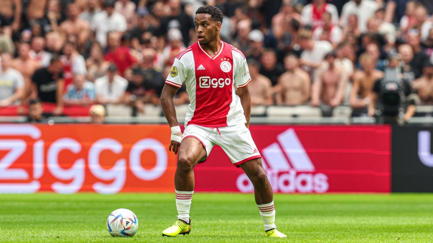 Ajax defender Timber ends transfer speculation with new contract through 2025
