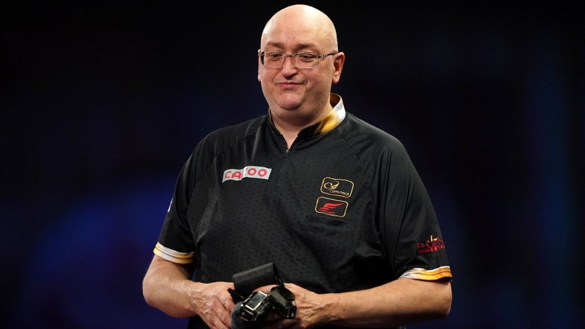 Andrew Gilding using UK Open trophy as motivation for title defence at Minehead