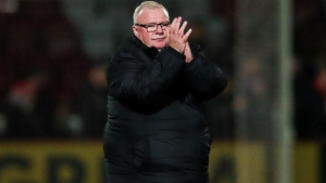 Stevenage boss Steve Evans angry at penalty decision in Port Vale draw