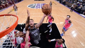Kings All-Star Sabonis will attempt to play through fractured ligament in his thumb