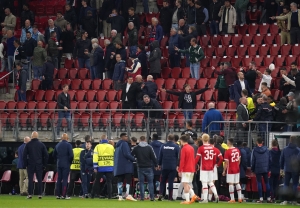 AZ Alkmaar condemn ‘pitch-black evening’ after violence mars Hammers clash