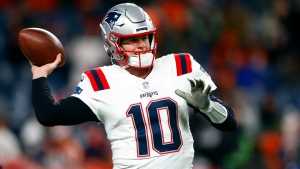 Patriots reportedly to trade quarterback Jones to Jaguars