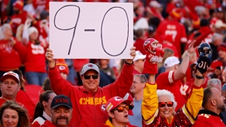 NFL: Chiefs hold on to stay unbeaten