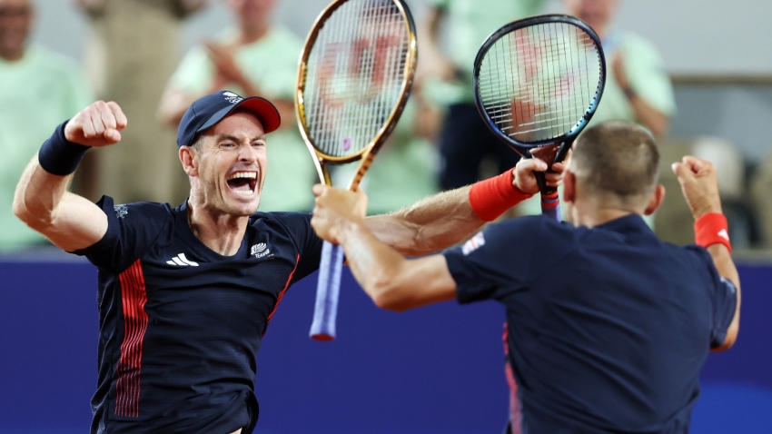 Murray and Evans produce another great escape to advance to Olympic quarter-finals
