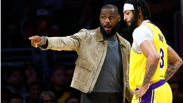 LeBron upgraded from out to doubtful for Lakers&#039; clash with the Bulls on Sunday