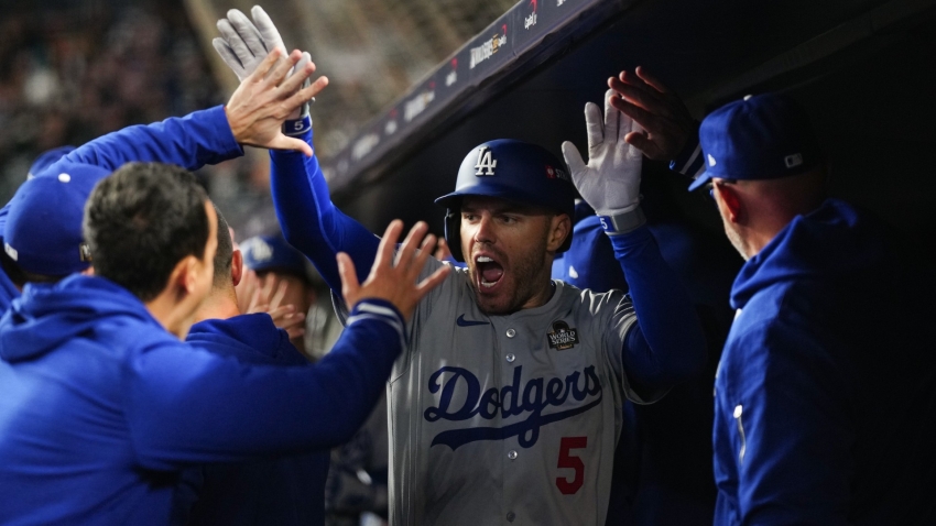 Dodgers go up 3-0 on Yankees in World Series